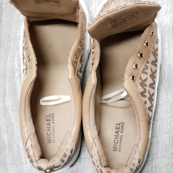 Michael Kors Girls Sz 12 Sneakers 👟 - Picture 8 of 13